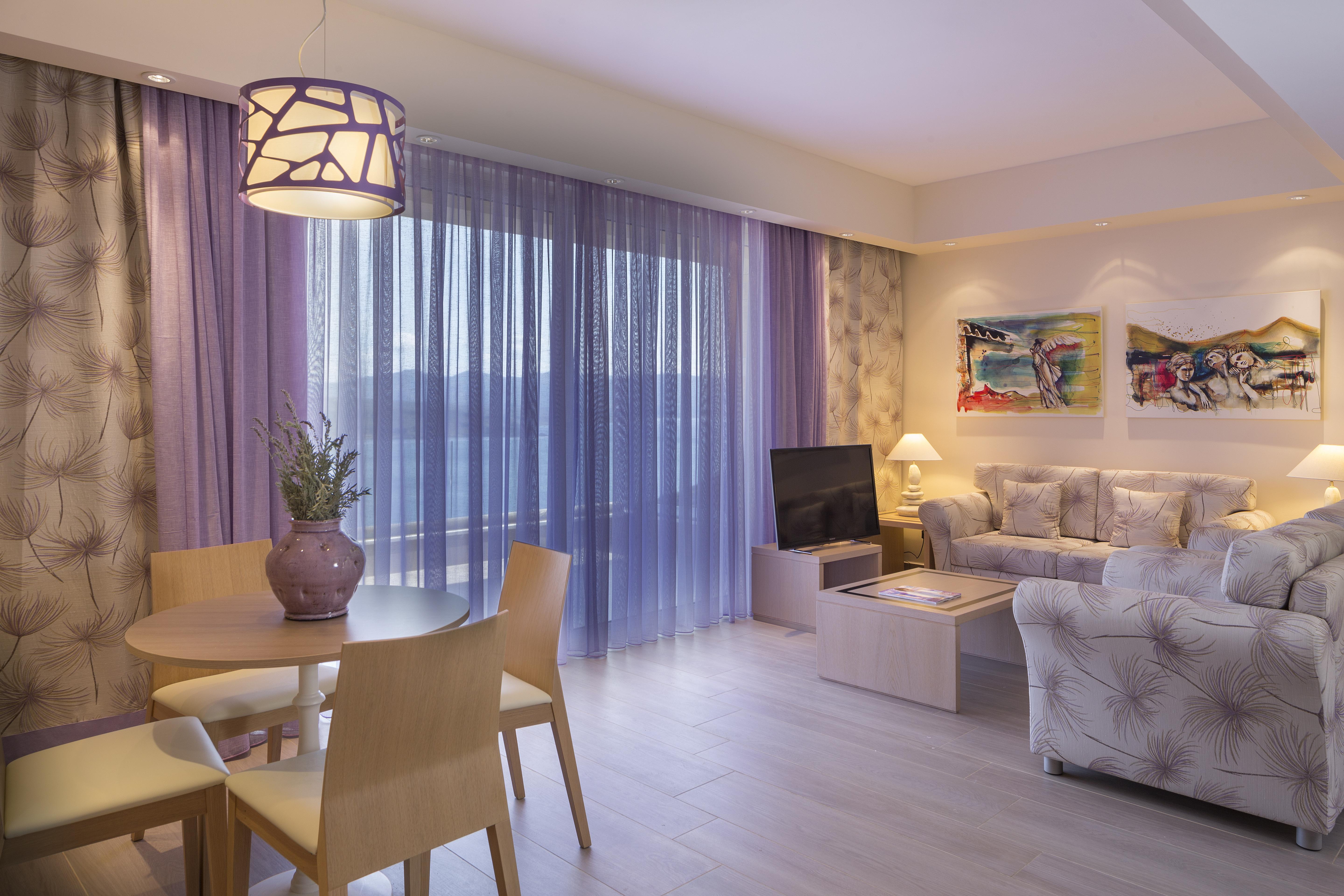 Princess Kyniska Suites Plitra Exterior photo
